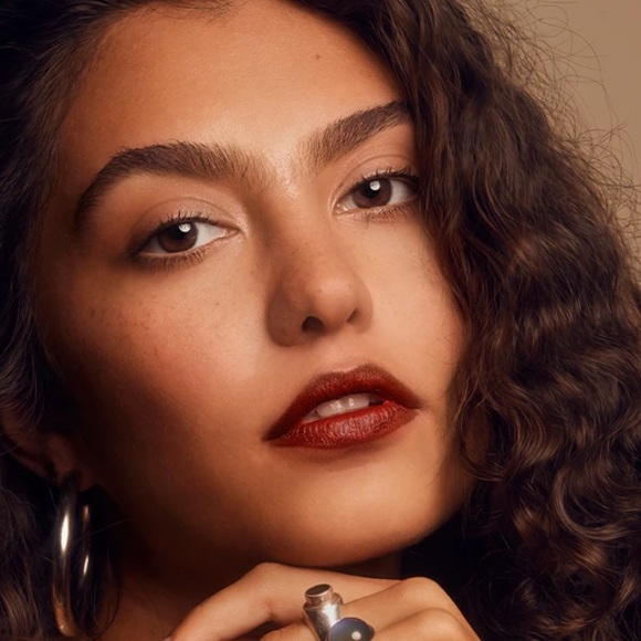 🆕 Em Cosmetics - Infinite Lip Cloud - Soft Sangria - Lipstick - Picture 3 of 8